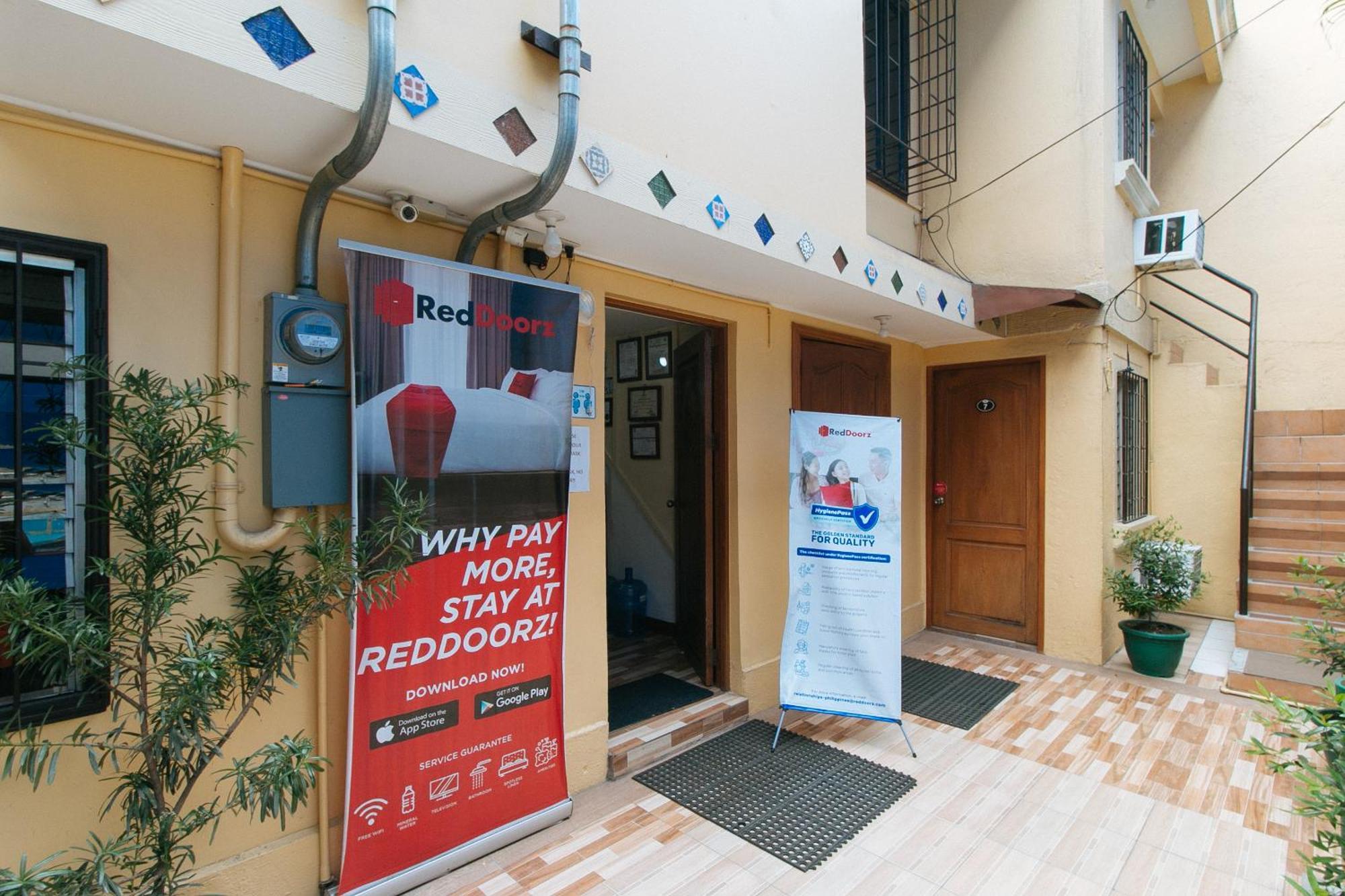 ホテル レッドドアーズ ニア Pnr エスパーニャ ステーション マニラ市 エクステリア 写真